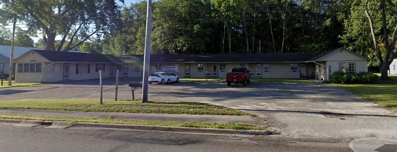 Sea Breeze Motel (Fergusons Motel) - 2019 Street View (newer photo)